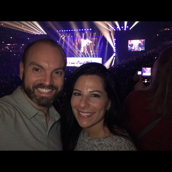 Meet your Posher, Lorin - Picture 1 of 1